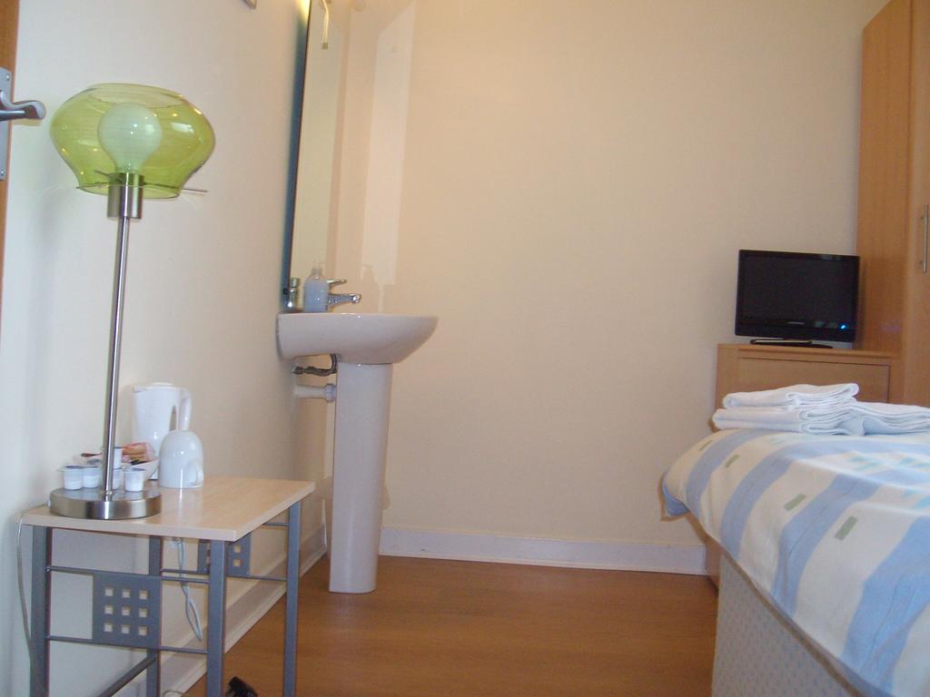 Lindhome Guest House Aberdeen Habitación foto
